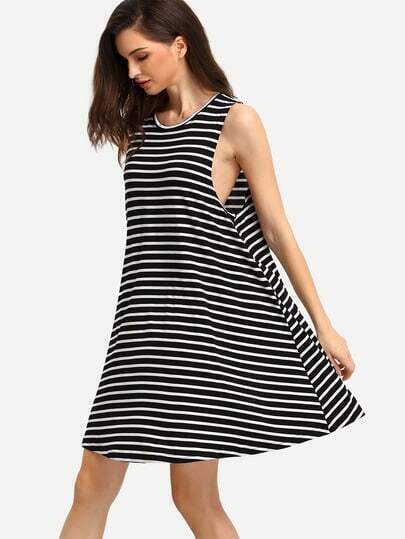 Vestito a righe bianco&nero immagini