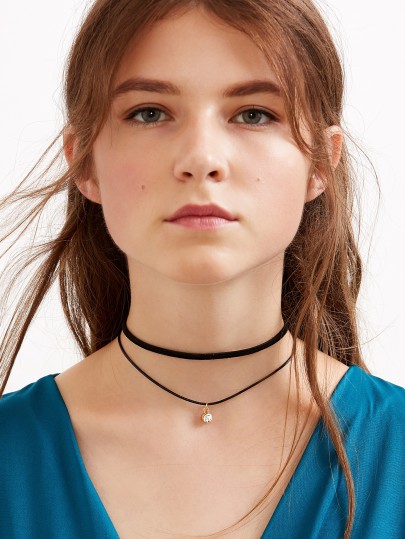 Gargantilla de cuero sintético con strass - negro