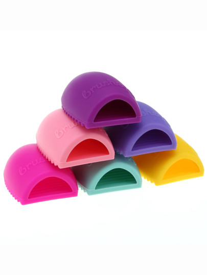 Random Color 1pc Cleaning Makeup Brush