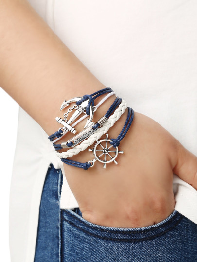bracelet multi éléments avec ancre