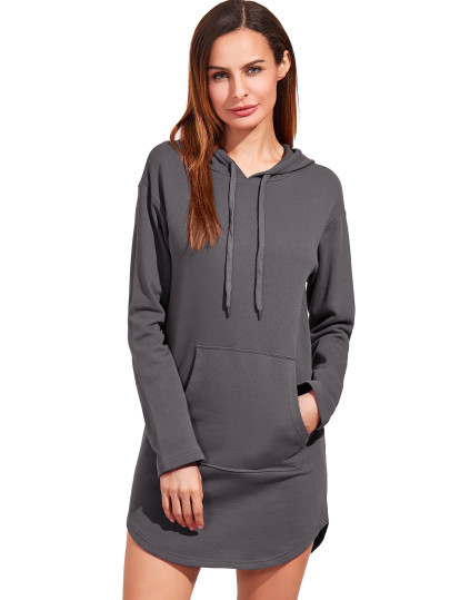 Robe grise à capuche avec des poches