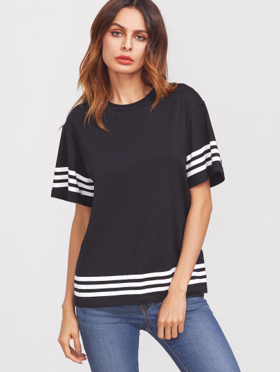 Camiseta con hombro caído ribete de rayas - negro