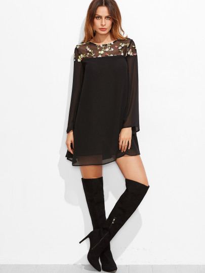Vestido con hombro de malla con bordado floral - negro