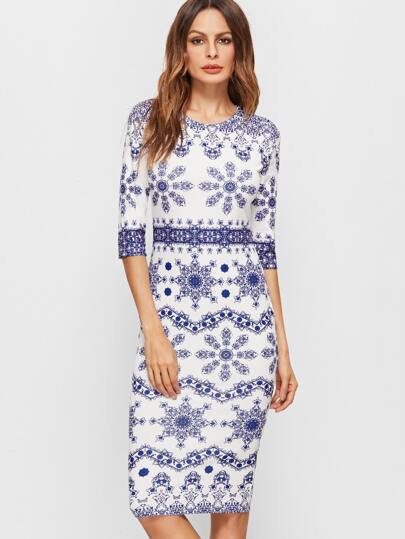 Vestido de tubo con estampado vintage - azul y blanco