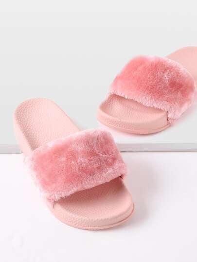 Pantofole con pelliccia ecologica