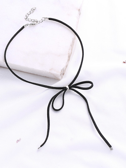 Schwarzer Choker mit Schleife