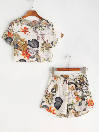 Top con estampado y espalda con abertura con shorts