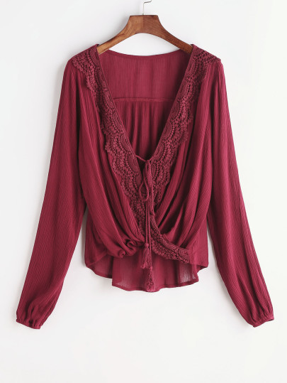 Blouse contrastée drapée en crochet avec des franges