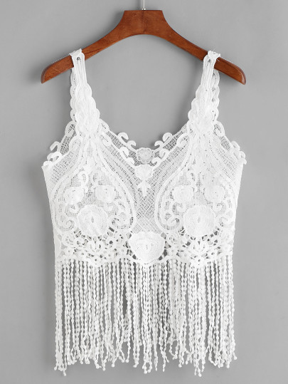Top blanc en crochet en dentelle avec des franges
