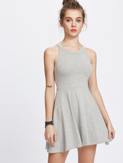 Une ligne de robe licou - gris