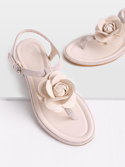 Sandalias con detalle de flor con tira en el dedo