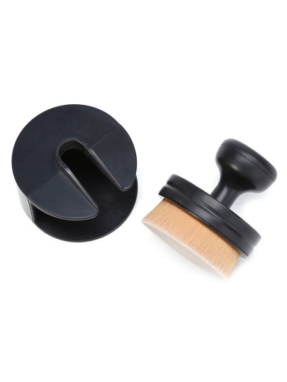 Seal Shaped Foundation Brush