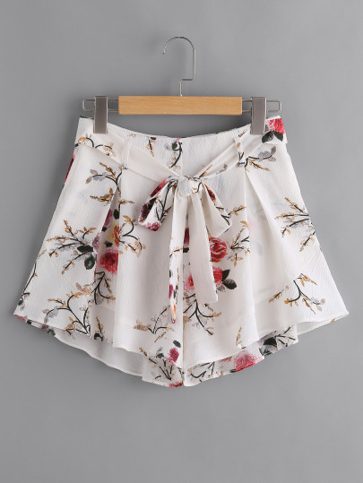 Shorts con pernera ancha con estampado floral con cordón