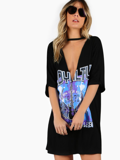 Robe imprimée de la figure avec un collier