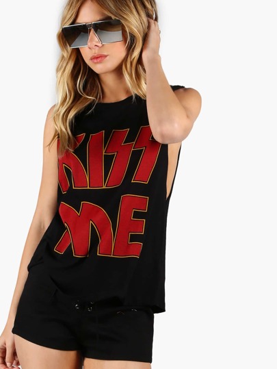 Low Side Kiss Me Graphic Muscle Tee