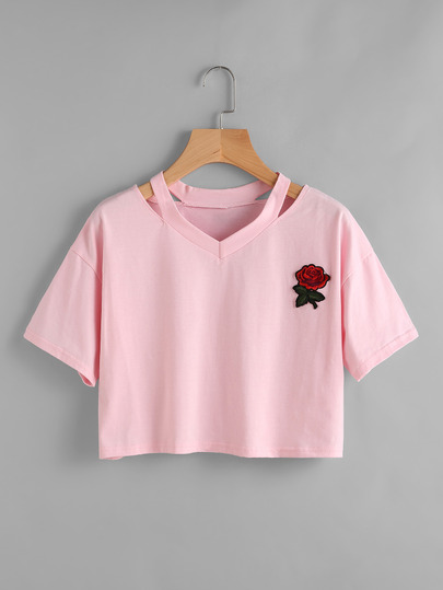 T-Shirt mit Applikation und ausgeschnittenem Hals