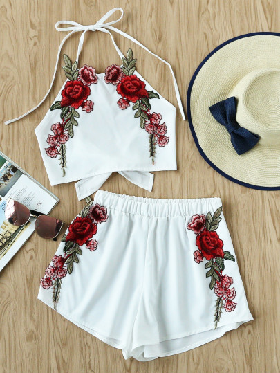 Cravatta a pieghe di Applique Rose aperta posteriore e set di pantaloncini
