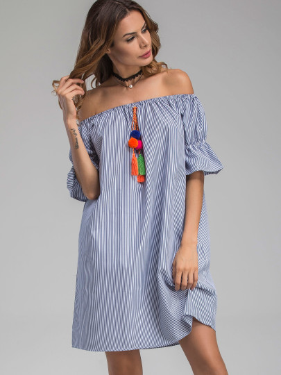 Vestido de rayas verticales con pompones