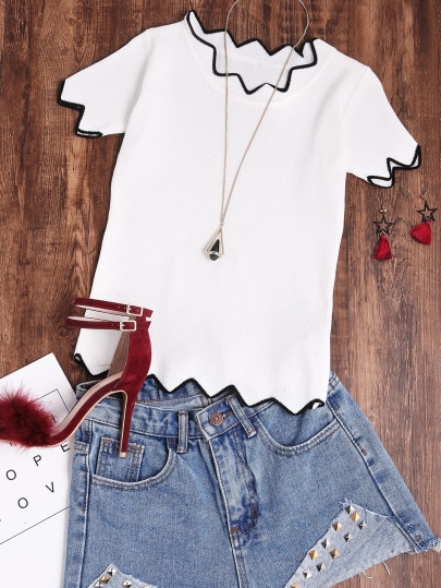 T-shirt con bordi a contrasto