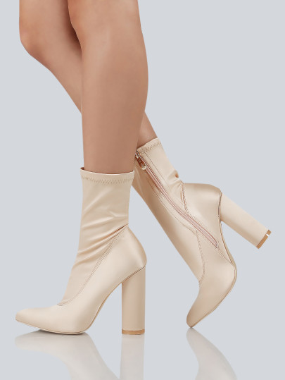 Botas de tacón en punta