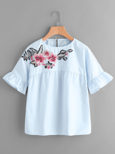 Top babydoll con maniche a volant e ricamo di fiore
