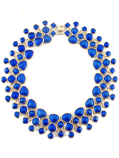 collier à motif géométrique