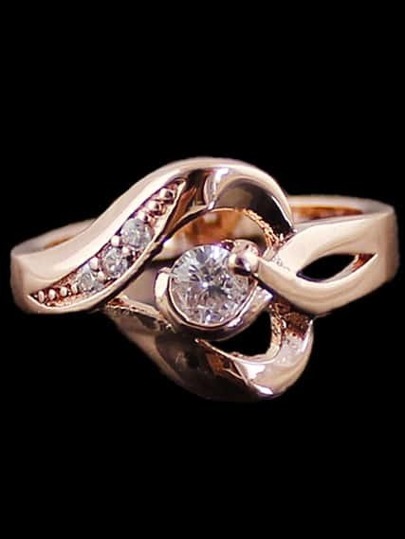 Bague Creusée Ornée De Diamant