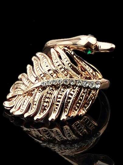 bague image feuille incrustée de diamant