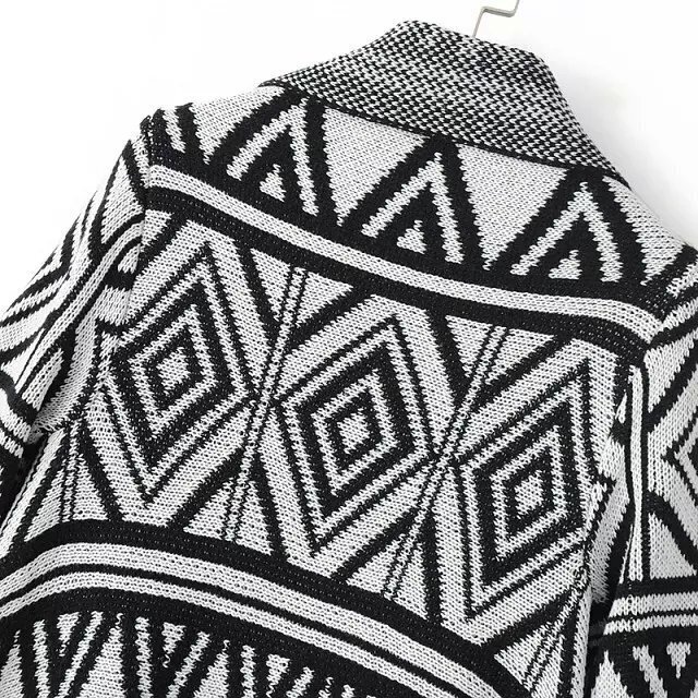 Black Grey Geometric Print Vintage Knit Cape -SheIn(Sheinside)