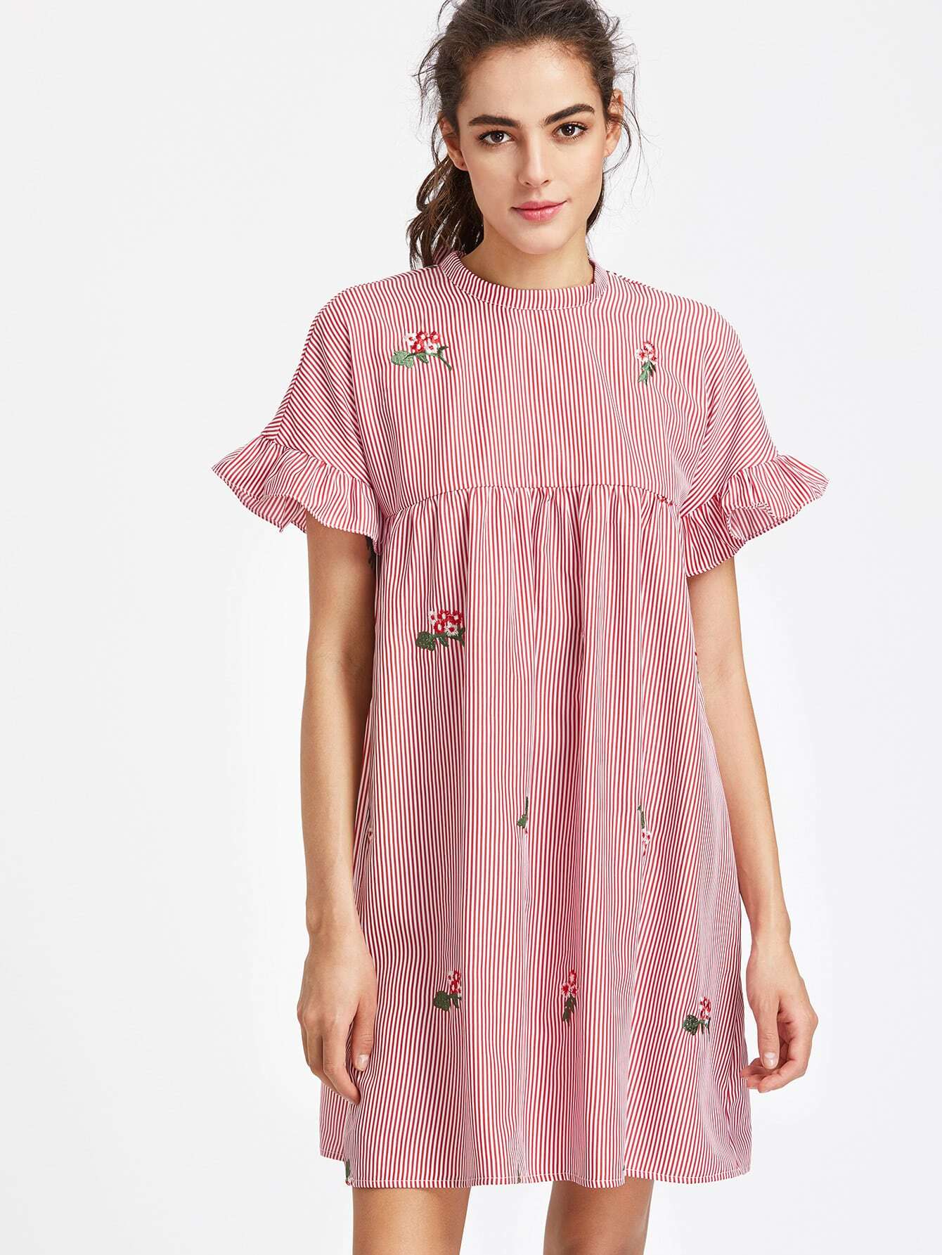 Robe babydoll brodée à rayures manche ruché avec des nœuds papillon