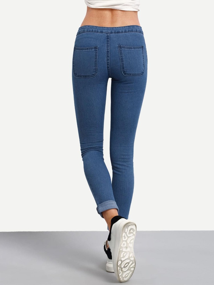 темно синие джинсы. джинсы женские. зауженные джинсы. джинсы модные синие. стильные джинсы.