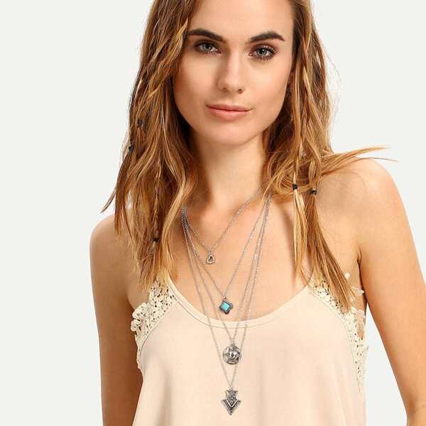 

Layered Geometric-Shaped Pendant Necklace
