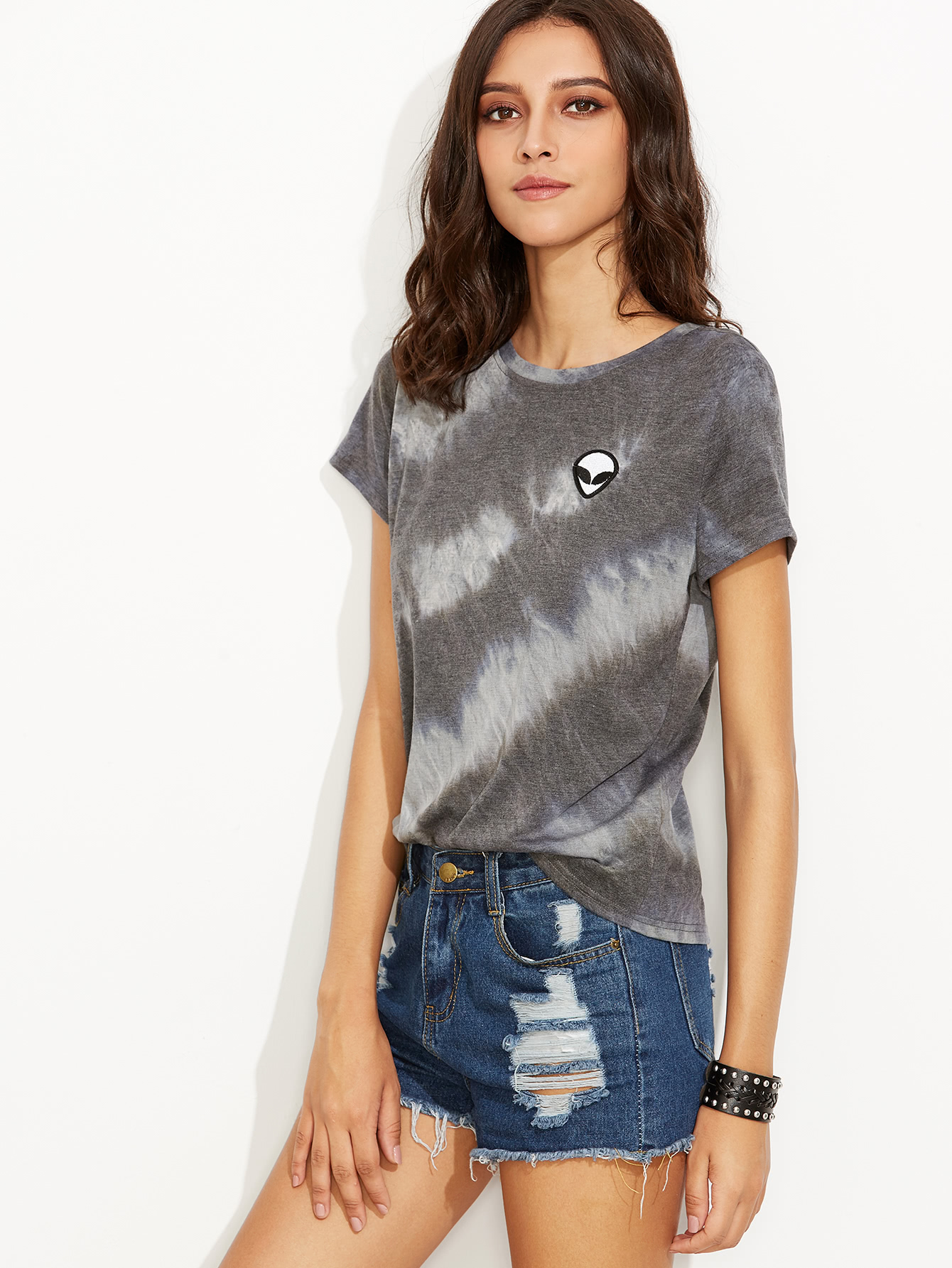 T Shirt Batik Druck mit Alien Patch grau German SheIn Sheinside