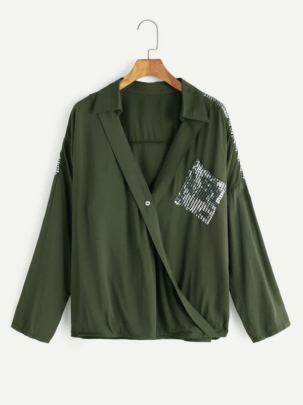 Blusa cruzada con lentejuelas verde militar | Mode de Camisa militar Mujer | Mango España