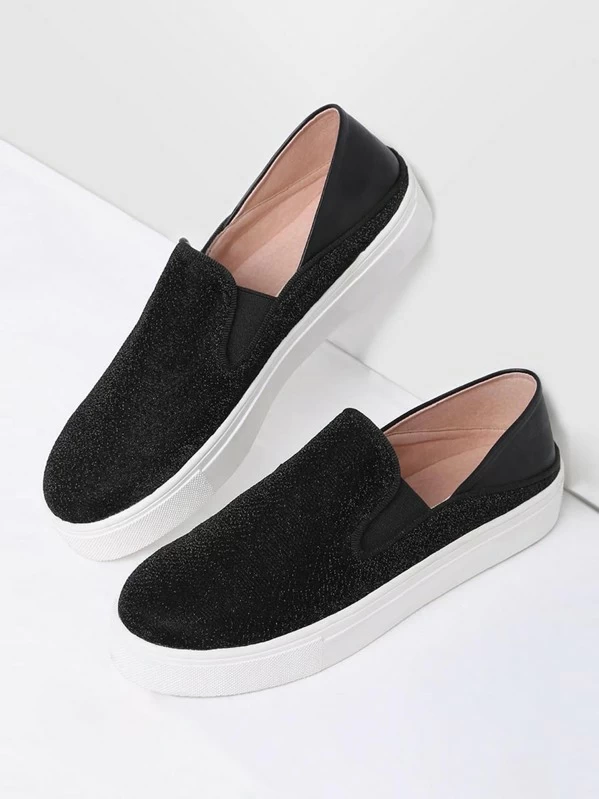 zapatillas con forma de pie
