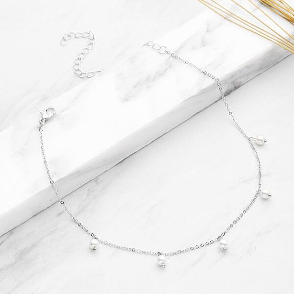 

Faux Pearl Embellished Chain Necklace