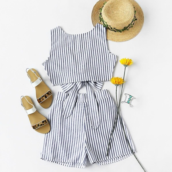 

Contrast Striped Knotted Multiway Crop Tank Top With Shorts