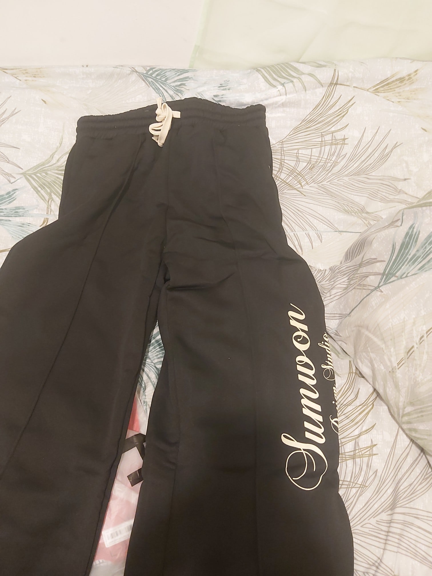 SUMWON WOMEN Straight Fit Sweatpants With Pintucks & Side